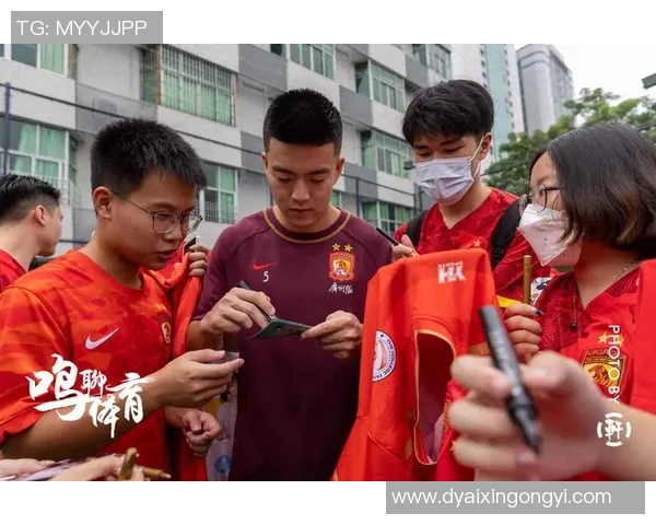 广州篮球队实力引发热议球迷对球队表现的不同看法与争论